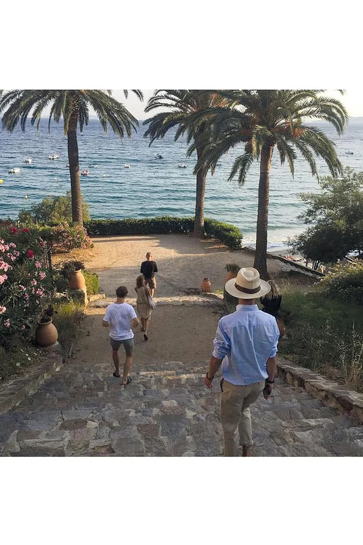 Club 55 is a fantastic place for lunch under the trees on
a hot summer day. This is one of the original Saint
Tropez beach clubs and it has kept the same spirit
from the time of Brigitte Bardot. It is said to be one of her favourite beach hideouts back then. 
