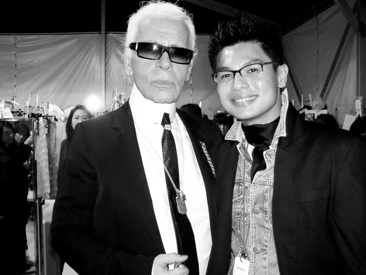 Karl Lagerfeld and Kenneth Goh in Tokyo, December 2004