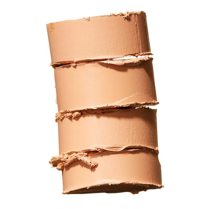 Its nifty format, blendable texture and full coverage make it the perfect concealer 
for on-the-go touch-ups. 