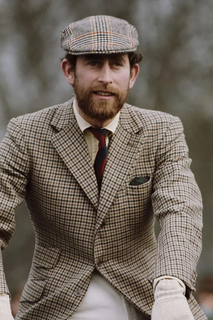 Though this bearded snapshot of his dad in 1976 gives us a pretty good idea of what Harry could look like in head-to-toe plaid.