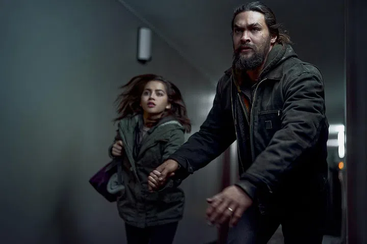 Jason Momoa and his co-star Isabel Merced as Rachel (Photo: Clay Enos/Netflix)