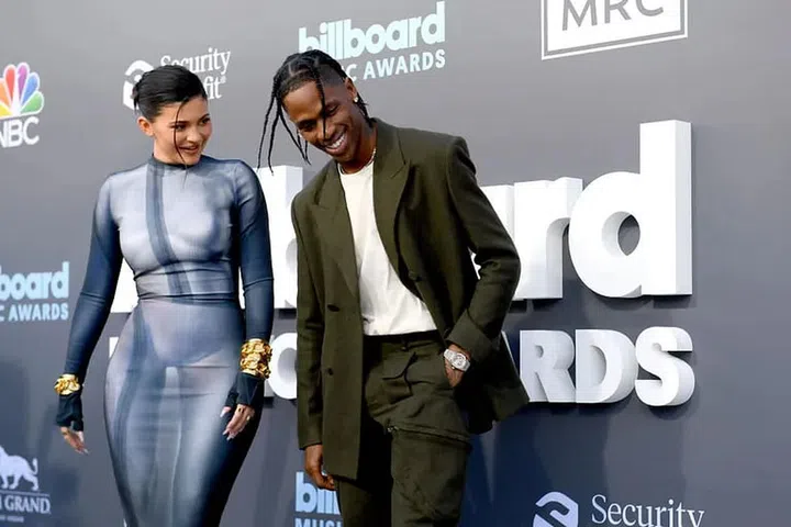Kylie Jenner And Travis Scott Walk Billboard Music Awards Red Carpet With Daughter Stormi