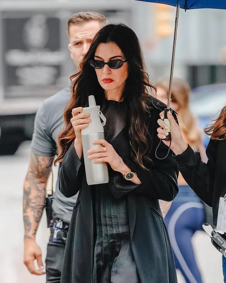 the devil wears prada 2 jewellery and watches | anne hathaway behind the scenes new york 