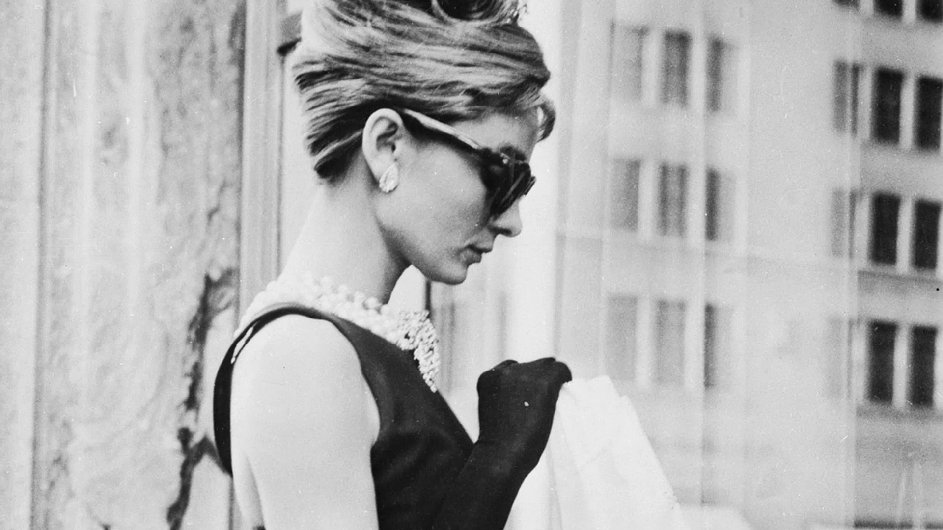 Let Your Style Take Flight With These Editor-Approved Sunglasses