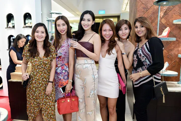 Samantha Chan, Guest, Amanda Leong, Youngin Han, Heesun Kim and Sabina Ariff. Photo by: Ashley Mak