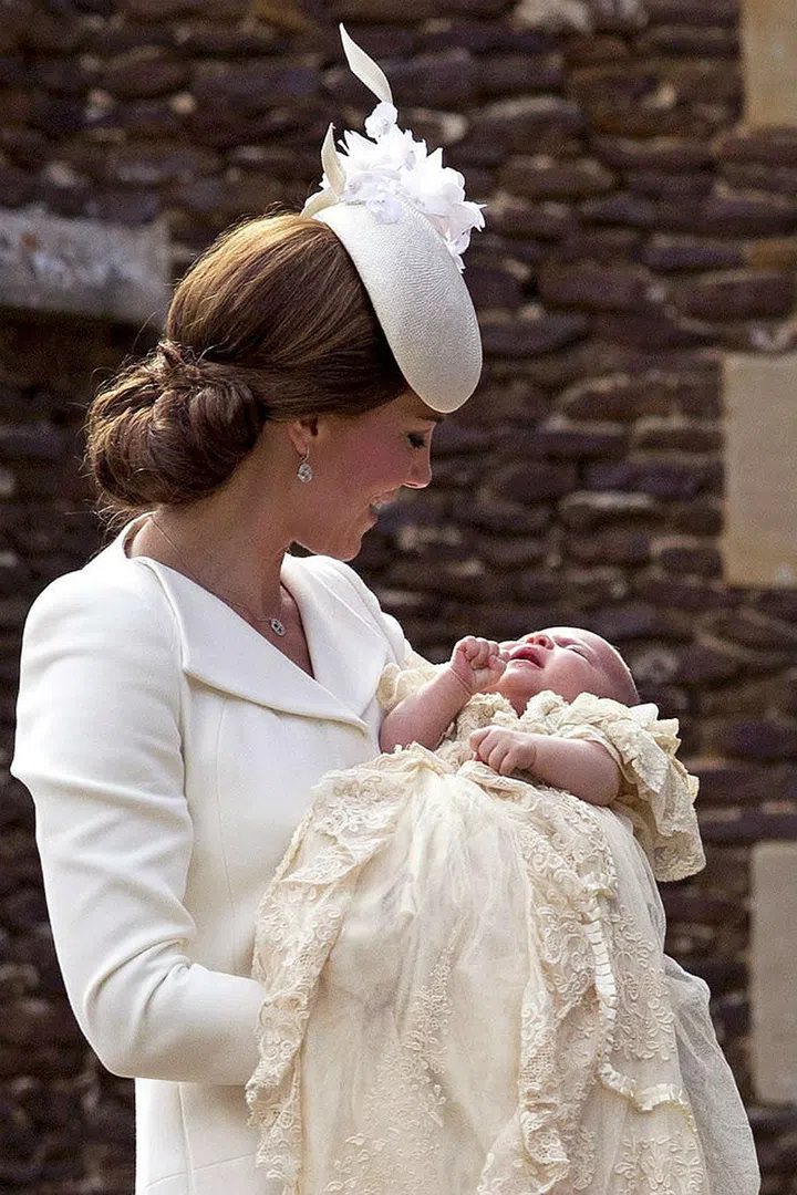 Aside from the after-party, of course. However, with Princess Charlotte the royal family broke this tradition and allowed the public to take selfies.
Photo: Getty
