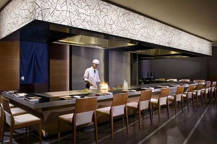Must-Try Dish: Seasonal Kaiseki Omakase Presentation | Address: 7 Raffles Blvd, Level 4 at Pan Pacific Hotel | Photo: Pan Pacific Singapore