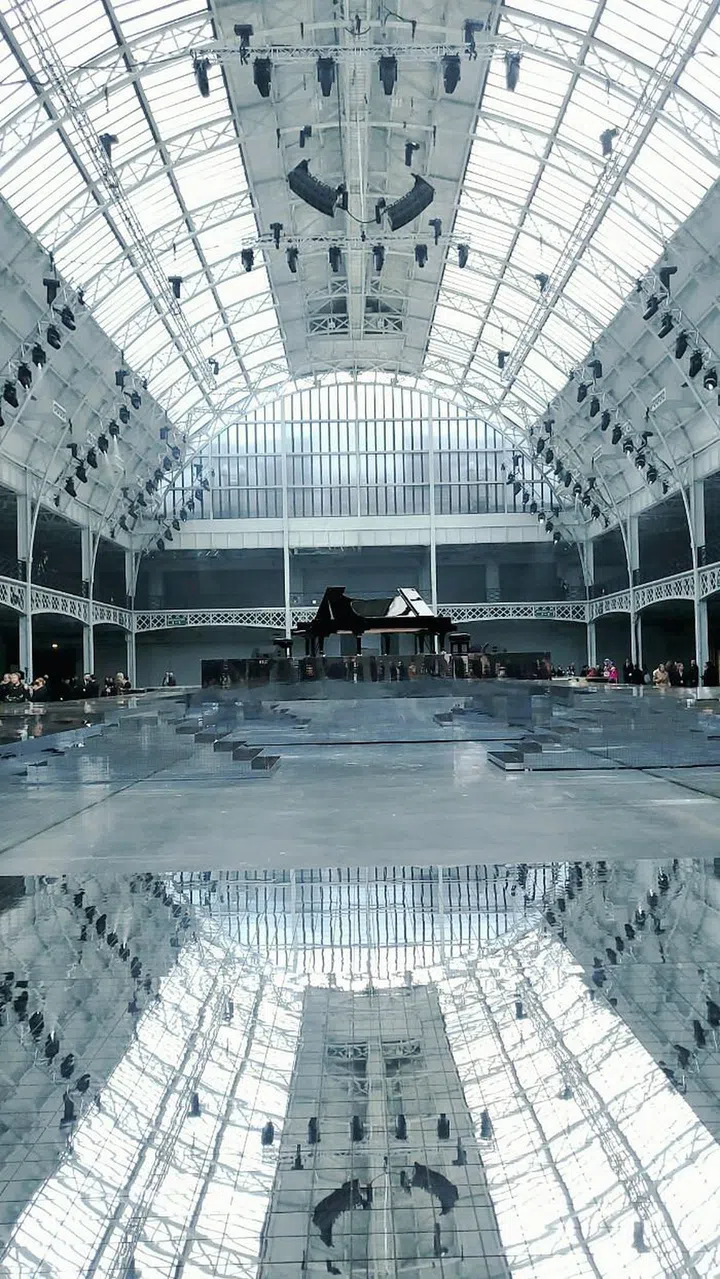 Talk about making a grand entrance. Burberry's show set at the cavernous Olympia London hall was epic and featured two grand pianos.