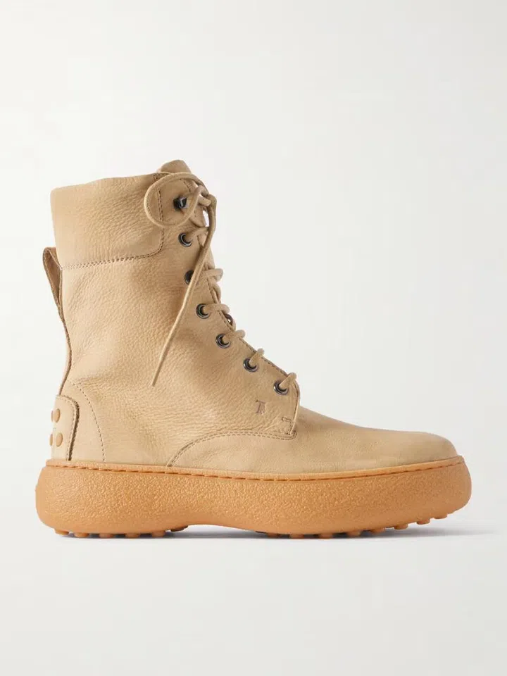 Tod’s leather vibram soles boots winter ski essentials