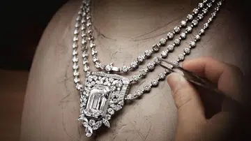 Chanel No 5 Celebrates Its 100th Anniversary With An Exquisite Piece Of Jewellery: The 55.55 Necklace