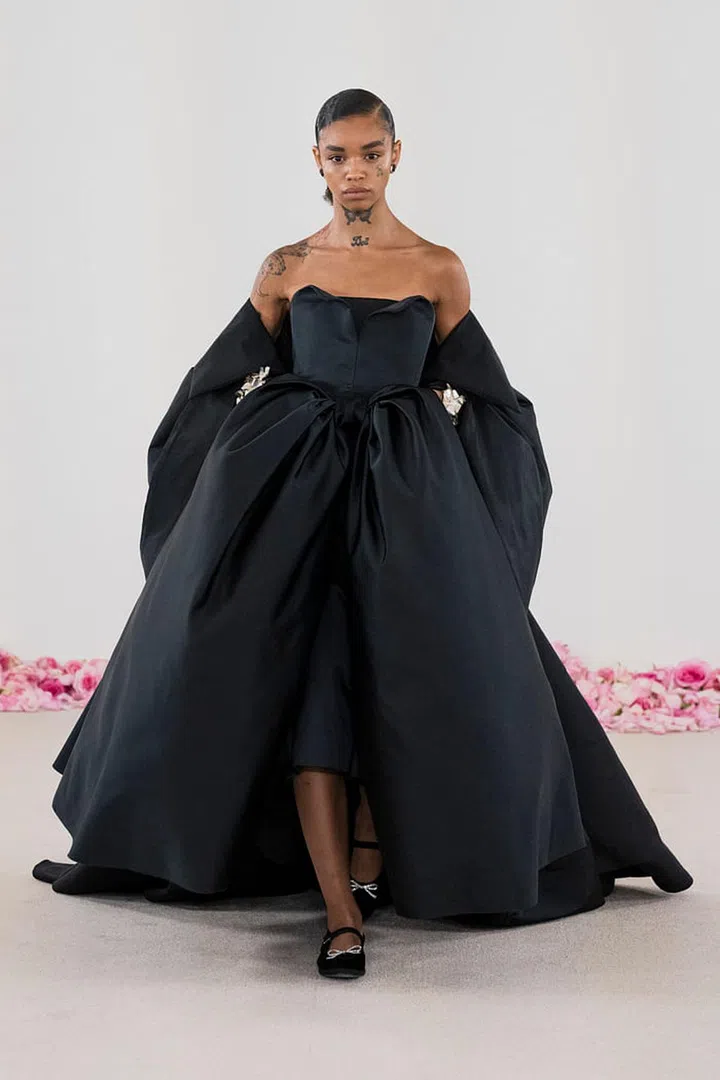 Giambattista Valli,
Fall Winter 2023-24,
Haute couture