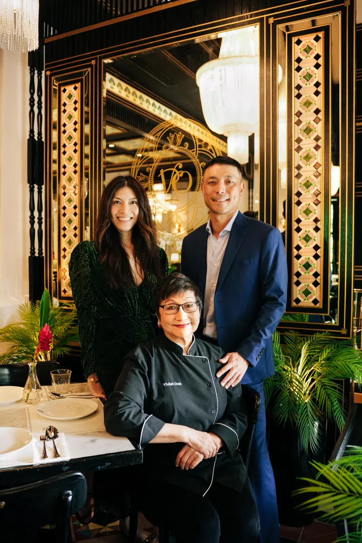Violet Oon, Peranakan cuisine, Singapore restaurants