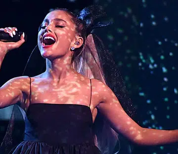 Ariana-Grande-Givenchy-2019