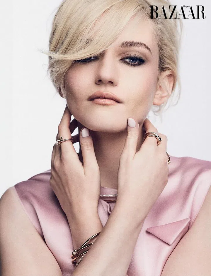 Julia Garner January 2022 Cover Spread
