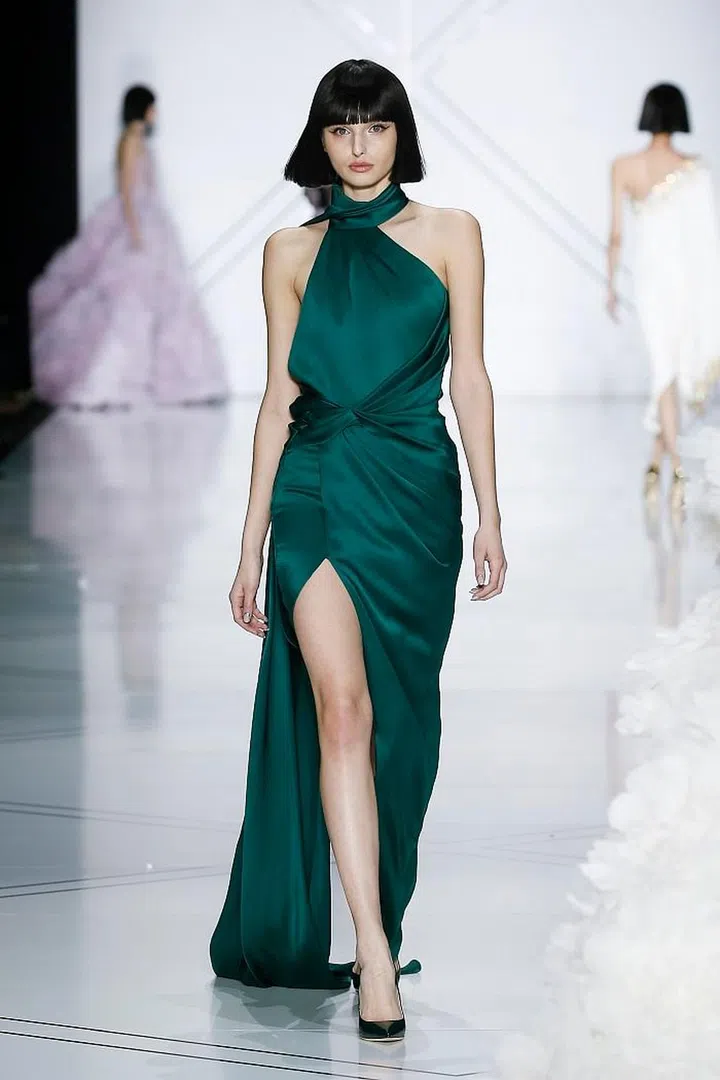 Always one of the most elegant ladies on the red carpet, Viola Davis stole the show in yellow Michael Kors Collection earlier this season and we think she'd be just as stunning in this forest-green Ralph & Russo gown.