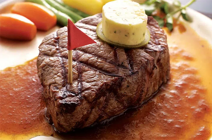 With Angus House’s quality marbled beef and a dizzying menu of Japanese cuisine, there’s nothing quite like a juicy and gratifying slab of medium rare Wagyu rib-eye and sashimi to get you in the right mood for a month of festive feasting.