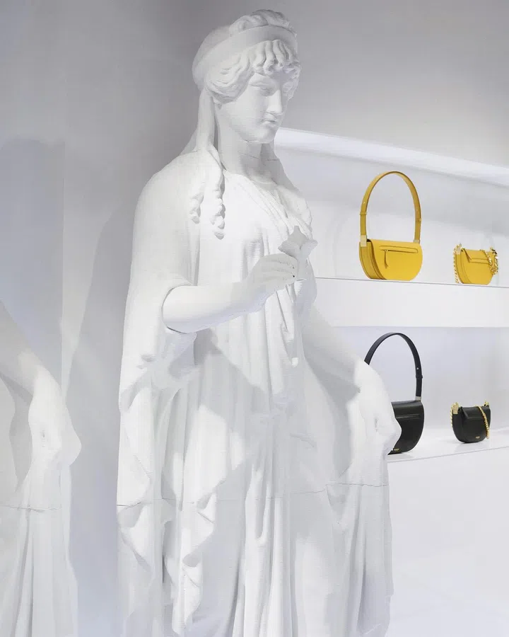 Kendall Jenner, FKA Twigs, Shygirl In Burberry Olympia Bag