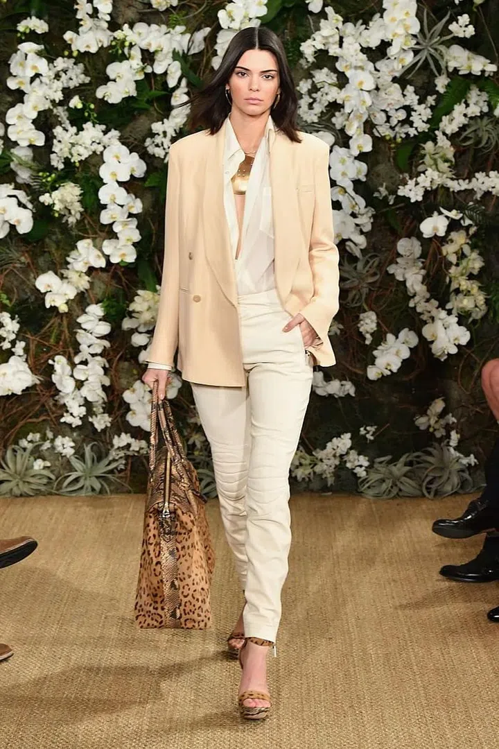 NEW YORK, NY - FEBRUARY 15:  Kendall Jenner walks the runway for Ralph Lauren collection during New York Fashion Week on February 15, 2017 in New York City.  (Photo by Slaven Vlasic/Getty Images)