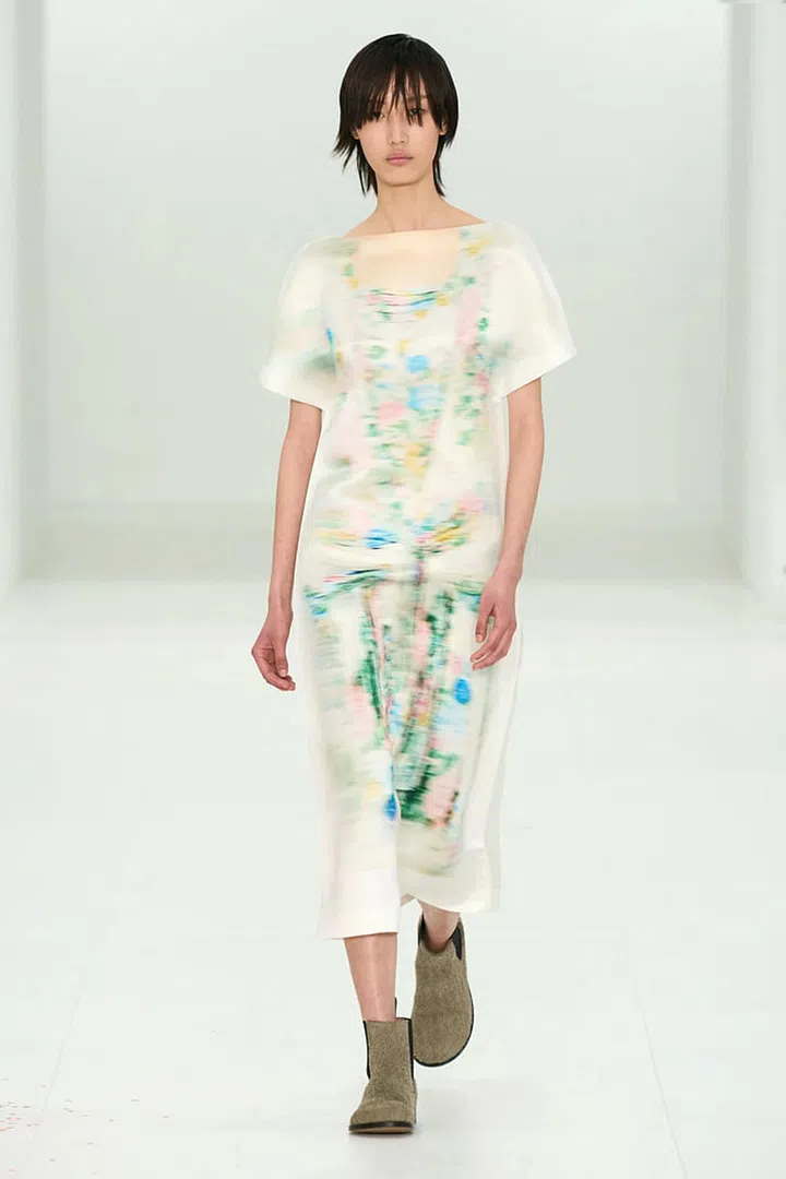 hbsg-fall-fashion-trends-to-shop-now-loewe