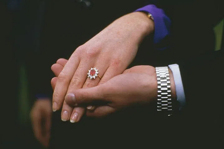 Sarah Ferguson’s engagement ring from Prince Andrew.
Photo: Getty