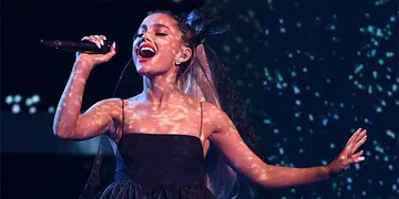 Ariana-Grande-Givenchy-2019
