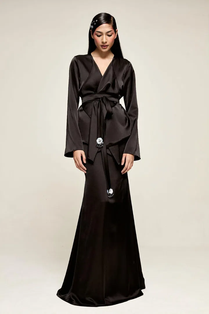 This time in black, the kimono top is classic, elegant, and head-turning all at the same time. Photo: Society A