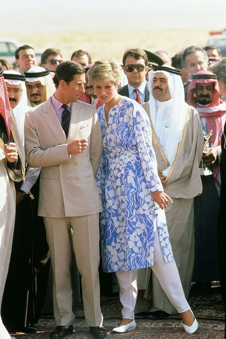 At the viewing of a bedouin tent during a visit to Saudi Arabia. Photo: Getty 