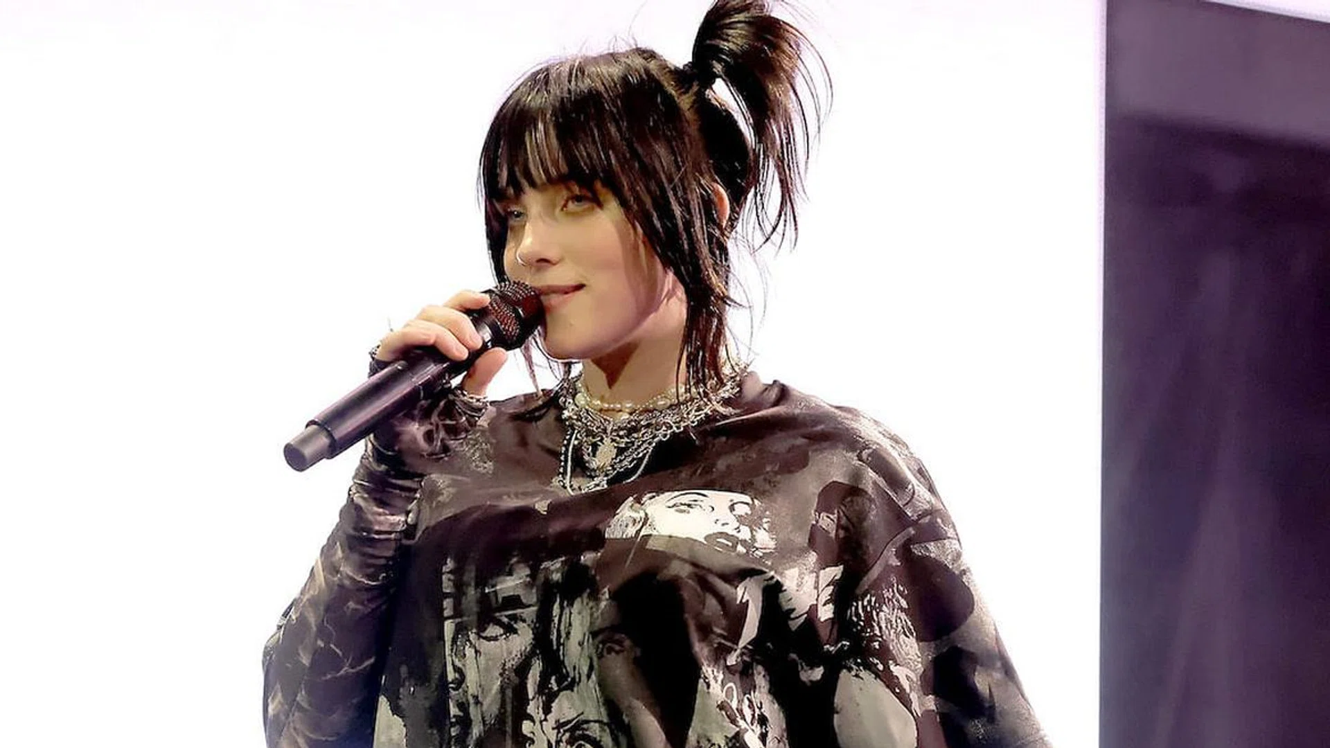 Billie Eilish performs on the Coachella stage during the 2022 Coachella Valley Music And Arts Festival on April 23, 2022 in Indio, California. (Photo: Amy Sussman/Getty Images)