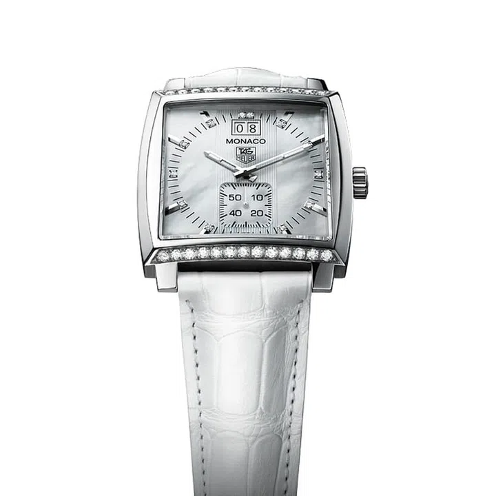 Even before it had hip and happening brand ambassadors Cara Delevingne and David Guetta, TAG Heuer ranked high on the list of anyone looking for an accessible sports-luxe timepiece that’s easy on the eye and wallet. The Monaco Ladies off ers a more elegant take to the brand’s ever-popular Formula 1 Ladies and
is a great piece that’s sure to capture admiring glances.
