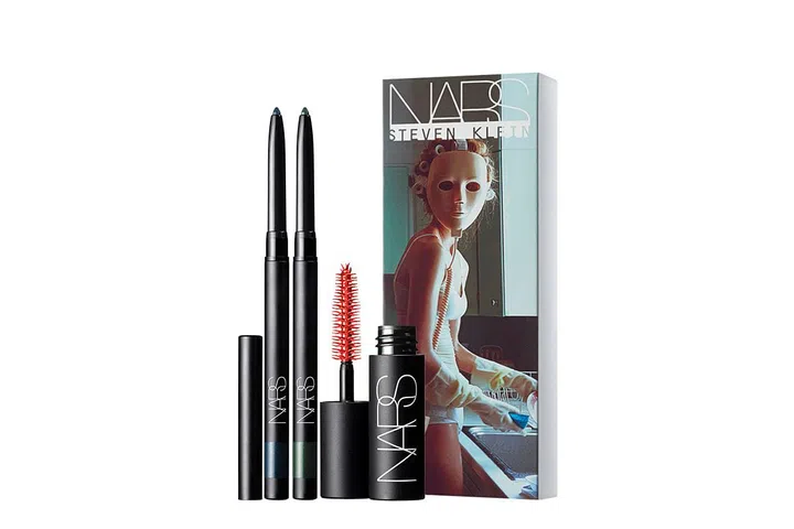 Although it’s not strictly the cool pastel blue of Serenity, this kit includes NARS’ kohliner in a ‘smokey slate blue’, giving Pantone’s shade of blue a dramatic edge. Also included in the kit is a kohliner in a deep jade, and a mini Audacious Mascara. This kit is part of NARS x Steven Klein collection; Photo: Courtesy of NARS Cosmetics