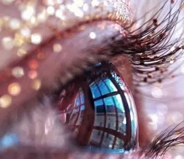 How To Prolong The Life Of Your Eyelash Extensions- Featured