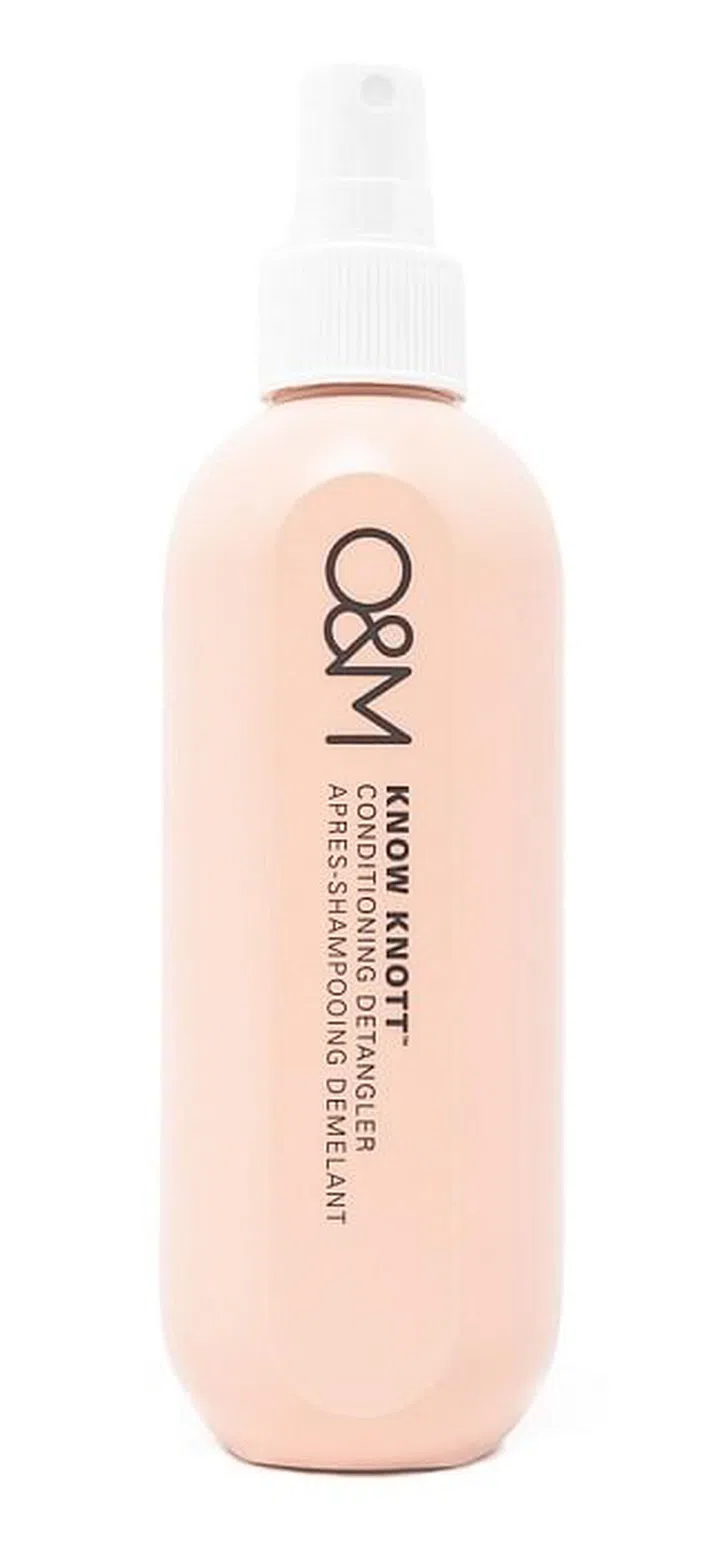 Formulated with botanical extracts and organic coconut and macadamia oils, this instantly smoothens frazzled locks that are prone to tangling. Plus, it also replenishes hair with vitamins, essential fatty acids and proteins to restore elasticity and shine. 