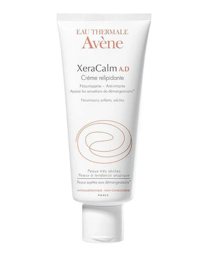 Fortified with lipids and ceramides, this conditioning cream hydrates and strengthens skin. Plus, its unique cap help ensures the product's sterility and gentleness. 