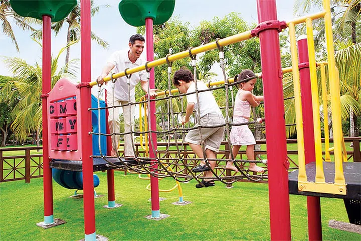 bazaar junior travel