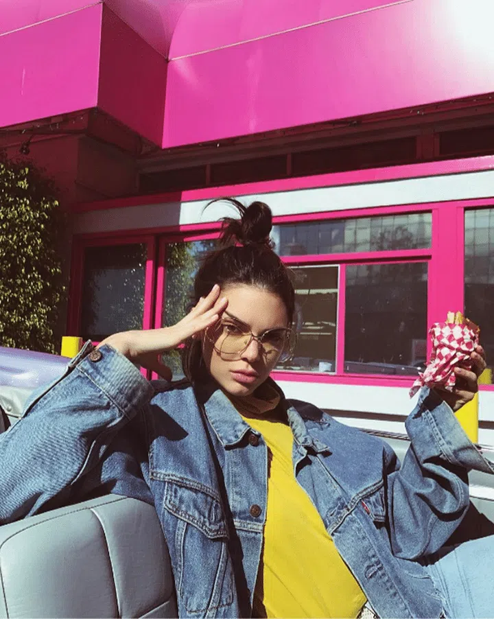 Don't just go for large, make them oversized! Photo: @kendalljenner 