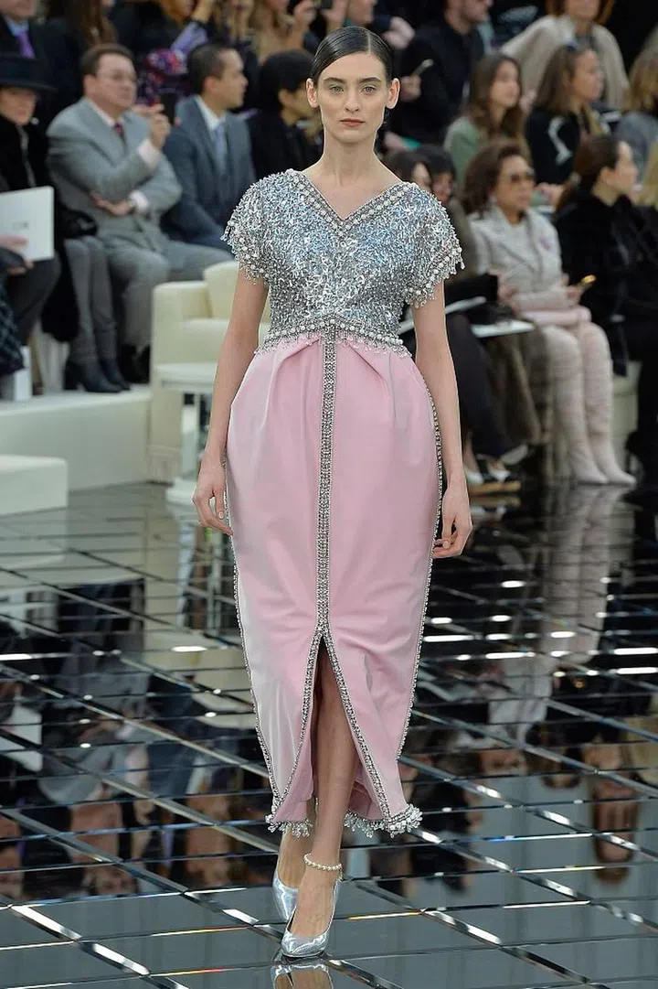 So far this awards season, the heavily pregnant actress has stunned in vintage Prada and new-season Dior. For the Oscars, we think she should opt for this beautiful Chanel creation that feels like a modern take on the Fifties, perfect for the Jackie star.