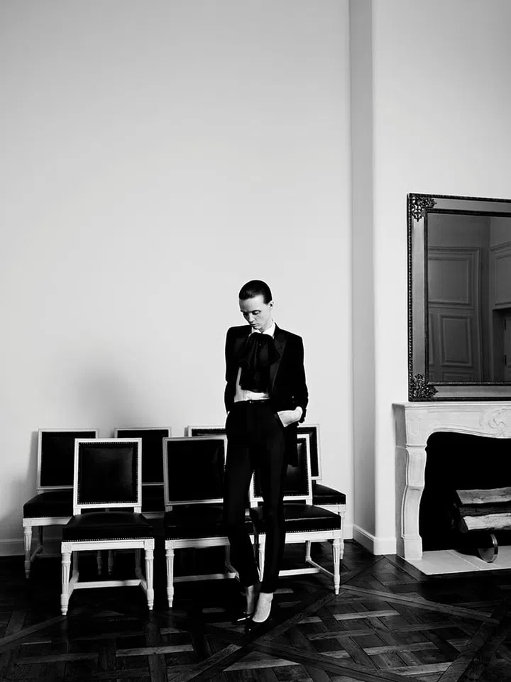 "Les Salons d’Essayage de la Maison de Couture"
