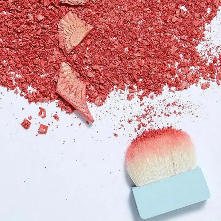 If you haven't watched Benefit's Head Make-Up Artist Lisa Potter-Dixon's live Instagram tutorials yet, then get on it. The most down-to-earth, glitter-filled step-by-steps ever, it's no wonder that Benefit has ranked sixth in the most searched beauty brands for 2017. Also, get your hands on Benefit Gimme Brow and see sparse eyebrows transformed with almost no effort.

Photo: @benefitcosmeticsuk