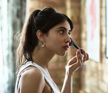 Model Makeup Mirror