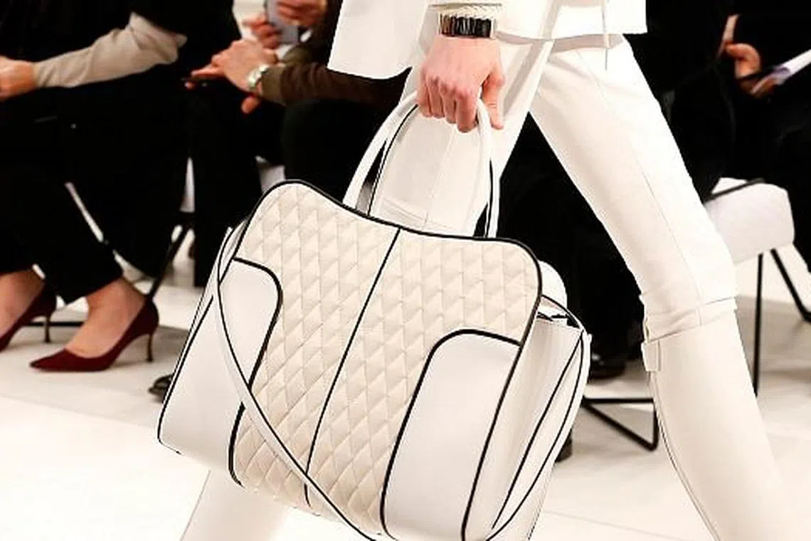 Tod's sella bag hotsell