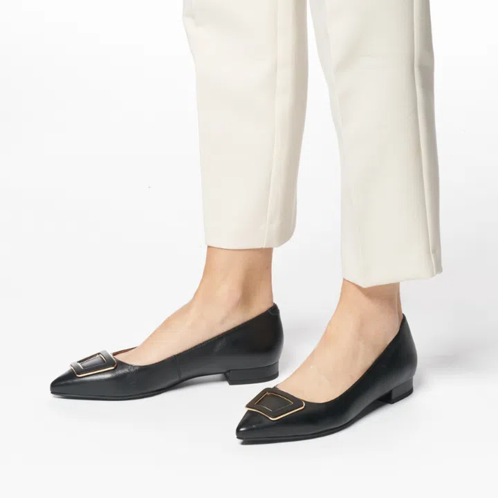 Charyssa woman leather ballerina flats in black