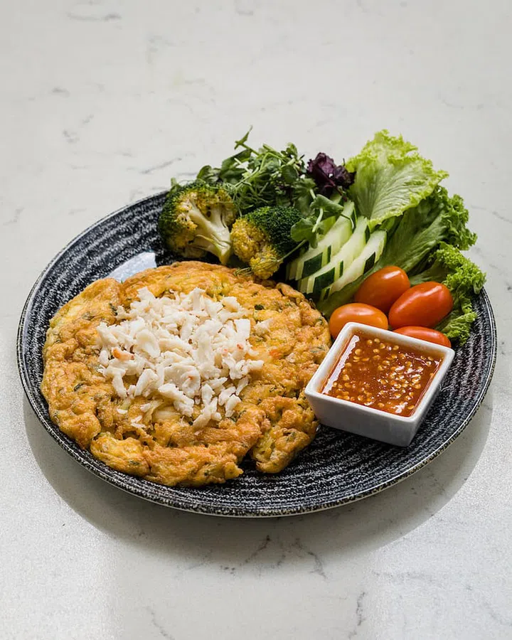Cha-Om Crab Meat Fried Egg (Photo: Blue Jasmine)