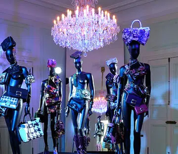 The News Roger Vivier In Full Stride