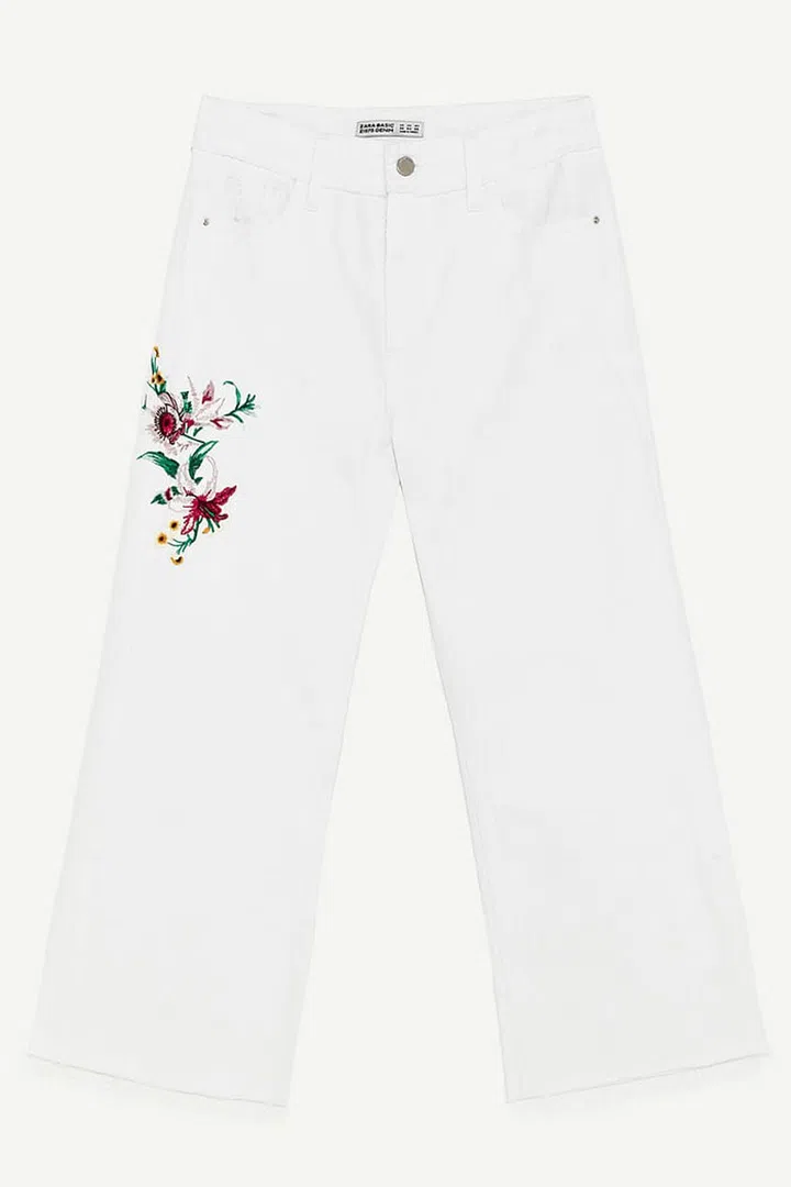 We love the subtle floral embroidery on these Zara jeans.
Denim jeans, £29.99, Zara
