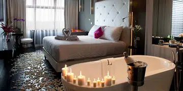 L hotel