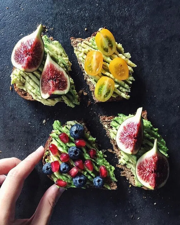 Formerly known by the handle @heartsmurmur, Vanessa from Singapore styles and shoots all things nutritious in ways that make us want to reach out for the nearest avocado in the supermarket without even thinking (Photo: @feedvanessa)