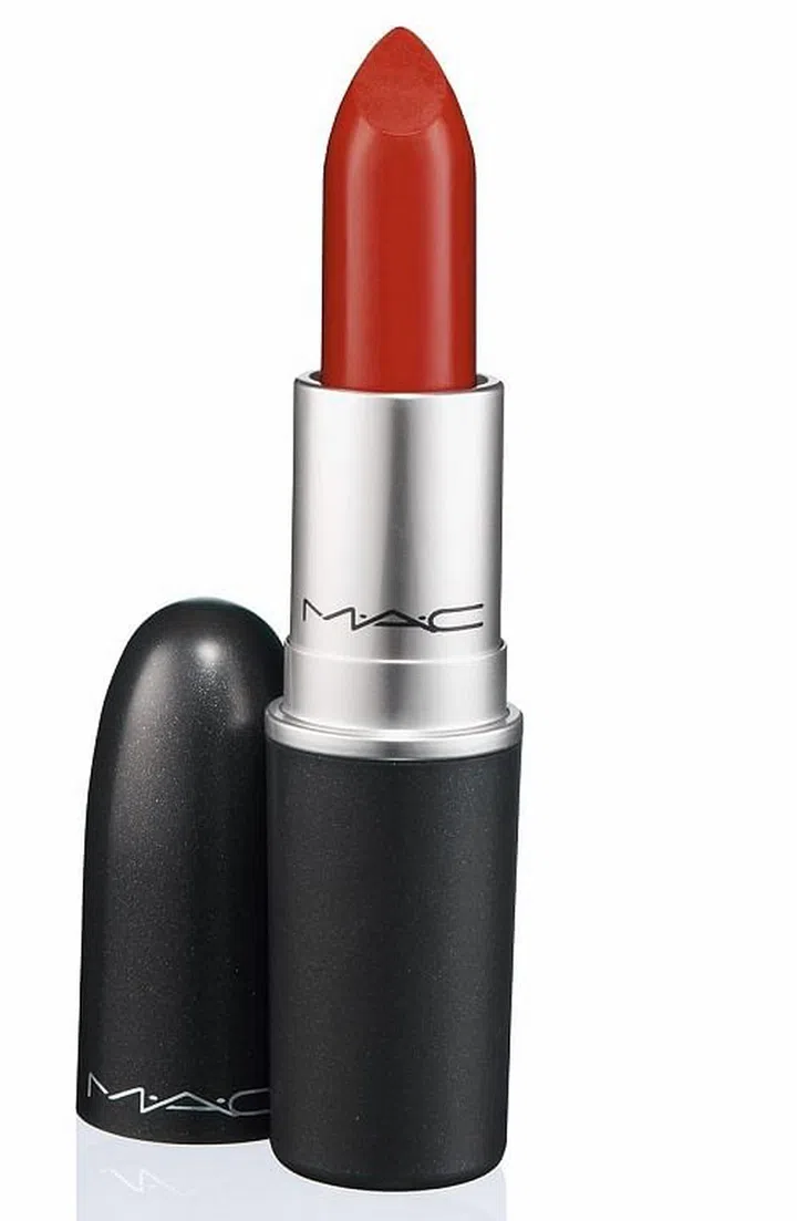 This bluish-red is one of the most popular red lipsticks by M.A.C. It has a velvety-matte finish and stays on for hours on end. 