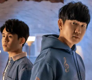 Gentles Bones And JJ Lin Collaborate On New Song "At Least I Had You"