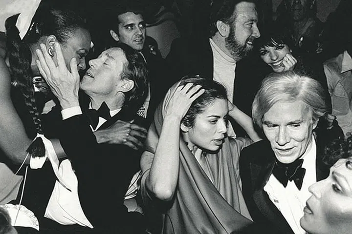 Halston, Bianca Jagger, Jack Haley Jr., Liza Minnelli and Andy Warhol during New Year's Eve party at Studio 54. Photo: Getty