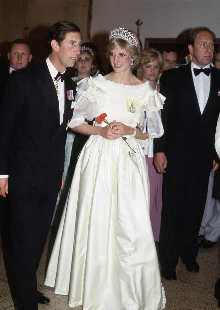 Versus an interesting juxtaposition—even just in her sartorial choices, she grew so much in a few years. Photo: Getty 